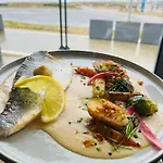 Hotel Logis Le Calluna Restaurant La Flottille 3*
