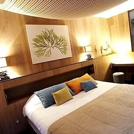 Logis Le Calluna Restaurant La Flottille מלון 3*