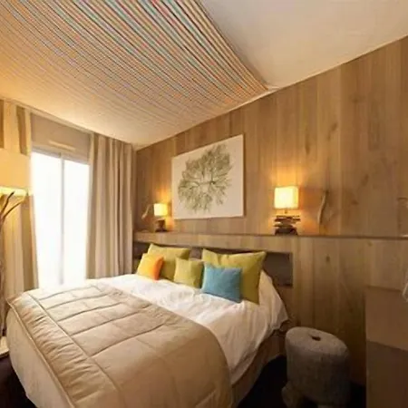 Logis Le Calluna Restaurant La Flottille מלון