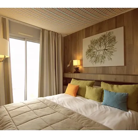 Hotell Logis Le Calluna Restaurant La Flottille 3*