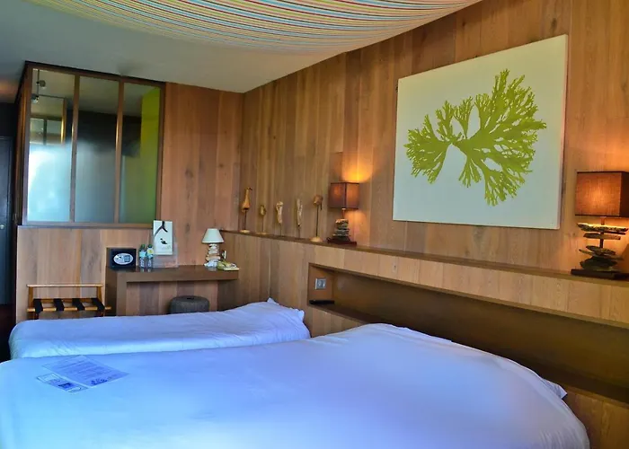 Logis Le Calluna Restaurant La Flottille Hotel Prefailles