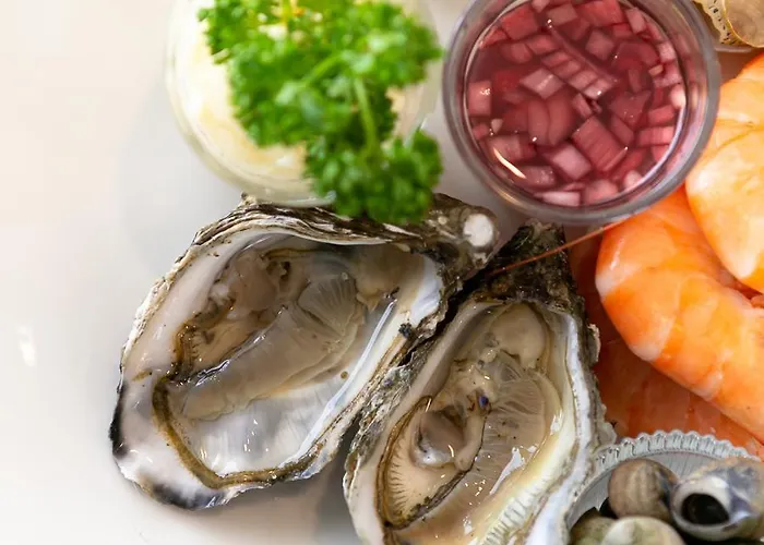 Logis Le Calluna Restaurant La Flottille Hotel