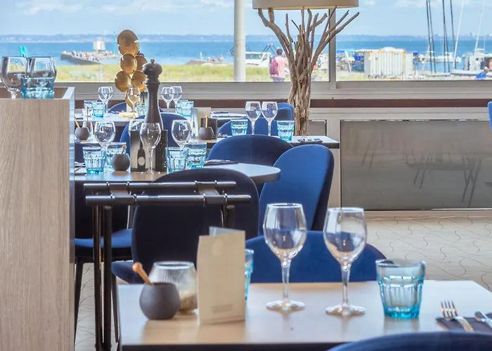 Logis Le Calluna Restaurant La Flottille Hotel Prefailles