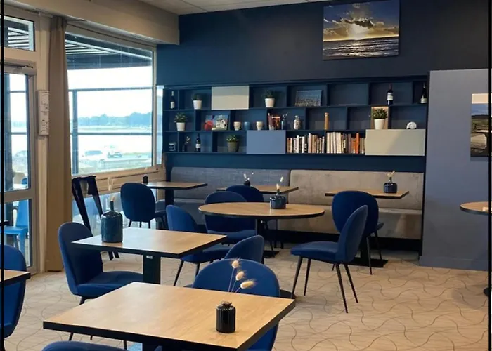 Logis Le Calluna Restaurant La Flottille Hotel Prefailles