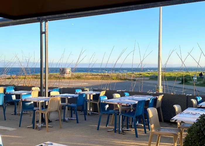 Hotel Logis Le Calluna Restaurant La Flottille 3*