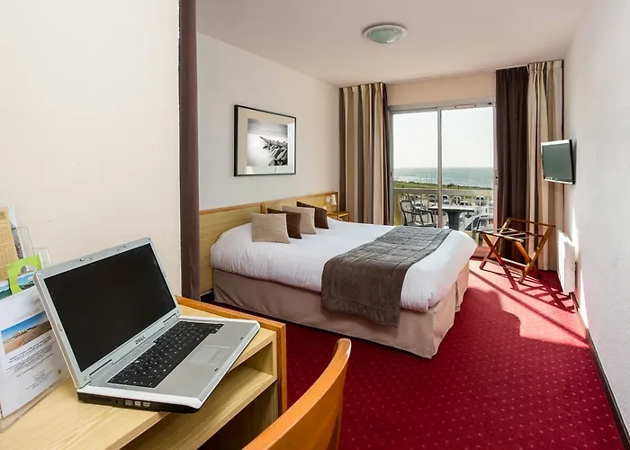 Logis Le Calluna Restaurant La Flottille Hotel Prefailles