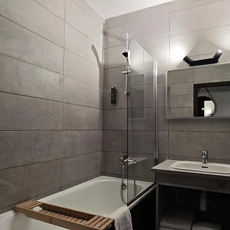 Logis Restaurant Le Calluna Hotel