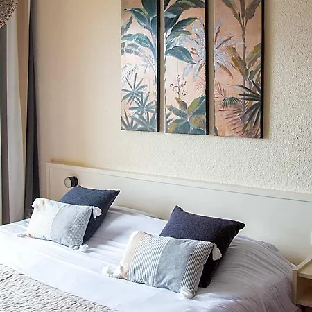 Hotel Logis Le Calluna Restaurant La Flottille 3*