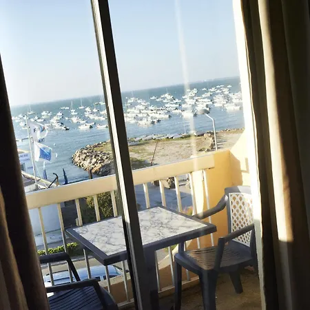 מלון Logis Le Calluna Restaurant La Flottille 3*