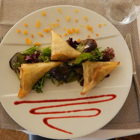 Logis Le Calluna Restaurant La Flottille מלון