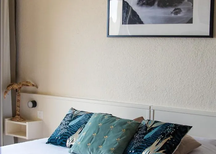 Logis Le Calluna Restaurant La Flottille فندق