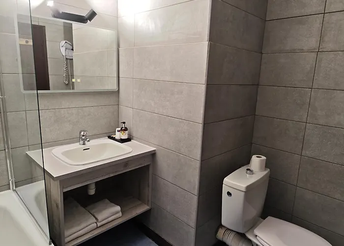 Hotel Logis Restaurant Le Calluna Préfailles